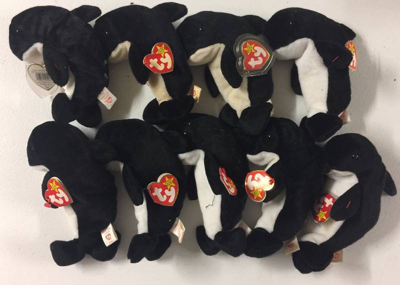 lot 1160 image: NINE Original Ty Beanie Babies Waves the Whale x9
