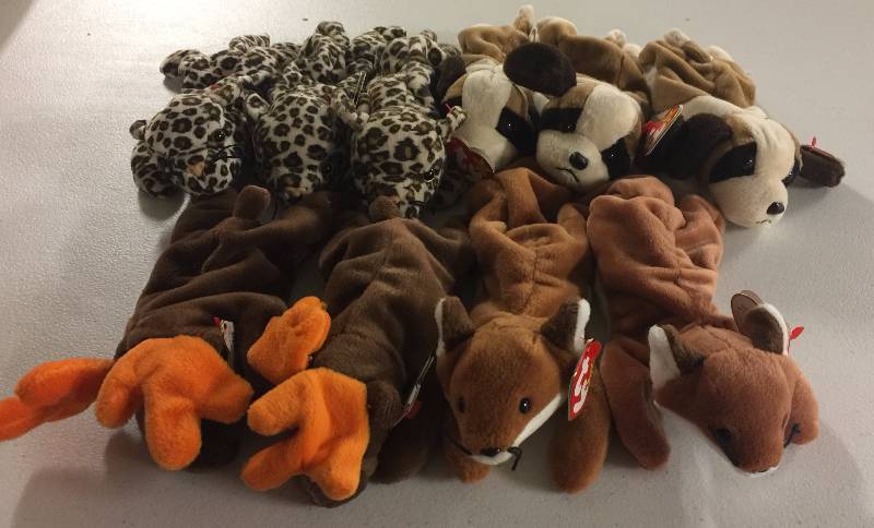 lot 1175 image: TEN Original Ty Beanie Babies Bernie x3 Freckles x3 Sly x2 Chocolate x2