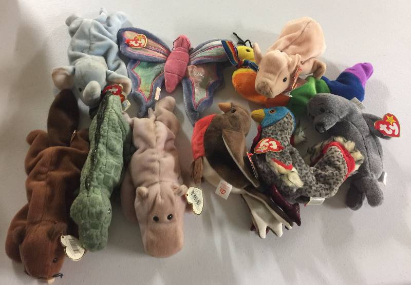 lot 1178 image: TEN Original Ty Beanie Babies Slippery Lurkey Early Bucky Happy Swampy Peanut Flitter Inch Knuckles