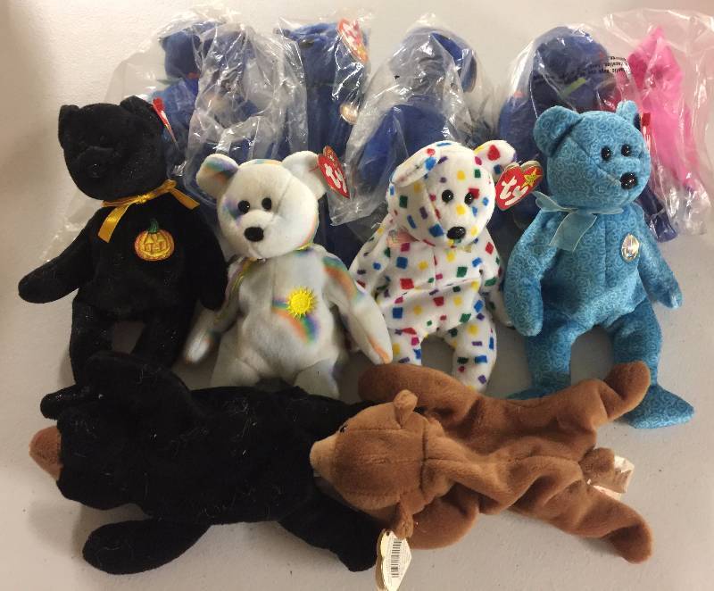 lot 1080 image: TEN Original Ty Beanie Babies Bears Cubbie Blackie Classy TY2K Cheery Haunt Clubby x4 New In Package