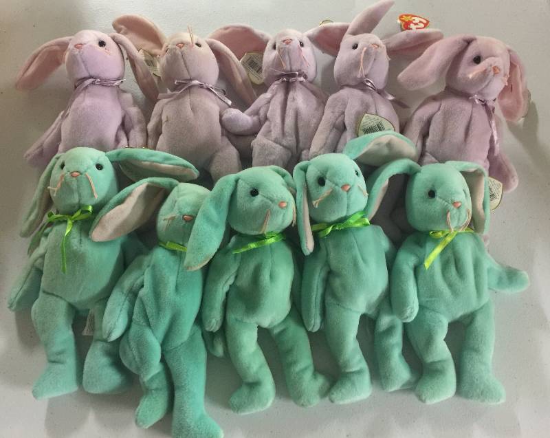 lot 1077 image: TEN Original Ty Beanie Babies All Rabbits Hippity x5 Floppity x5