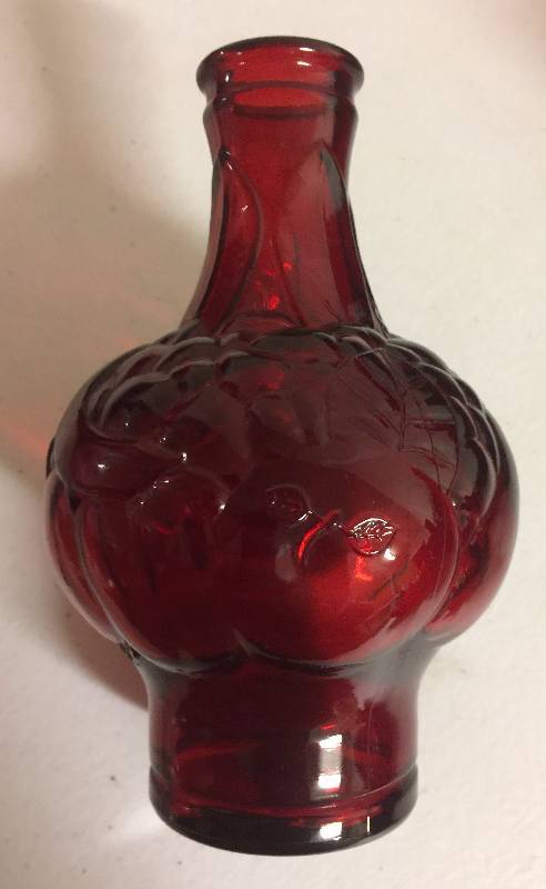 lot 1253 image: Six Inch Ruby Red Vase No Chips or Cracks