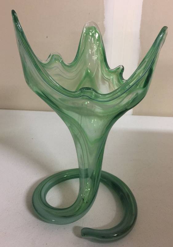 lot 1215 image: Large Green 12 Inch Tall Art Glass BowlVase