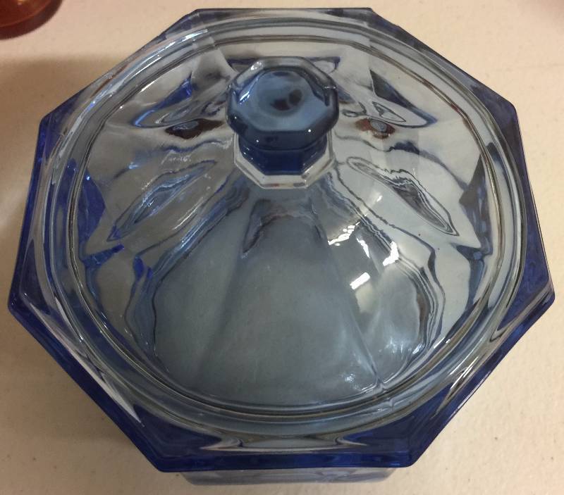 lot 1219 image: Light Blue 6 Inch Candy Dish With Lid and No Chips or Cracks