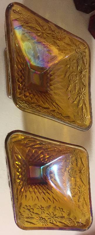 lot 1222 image: Two Five Inch Carnival Glass Candy Dishes