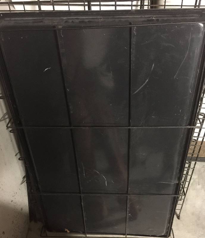 lot 1265 image: Complete Large 40 Inch Dog Crate Used, But Complete