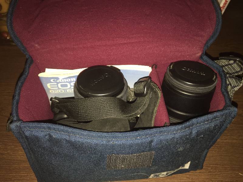 lot 1268 image: Canon EOS 650 Camera with Zoom Lens and Carrying Case and Insctruction Manual