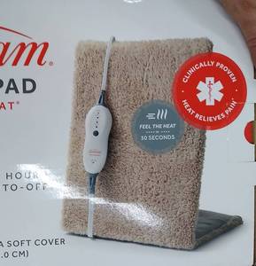lot 49211 image: Sunbeam Heating Pad with XpressHeat, King, Beige