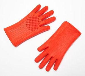 lot 49200 image: Retail - $25.00 Homespan Super Duty 2-in-1 Medium Silicone Kitchen Gloves, Gray
