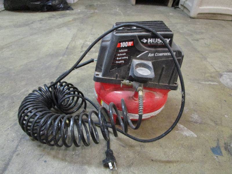 lot 529 image: Husky Air Compressor