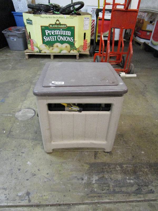 lot 527 image: Hose Reel Box with Hose