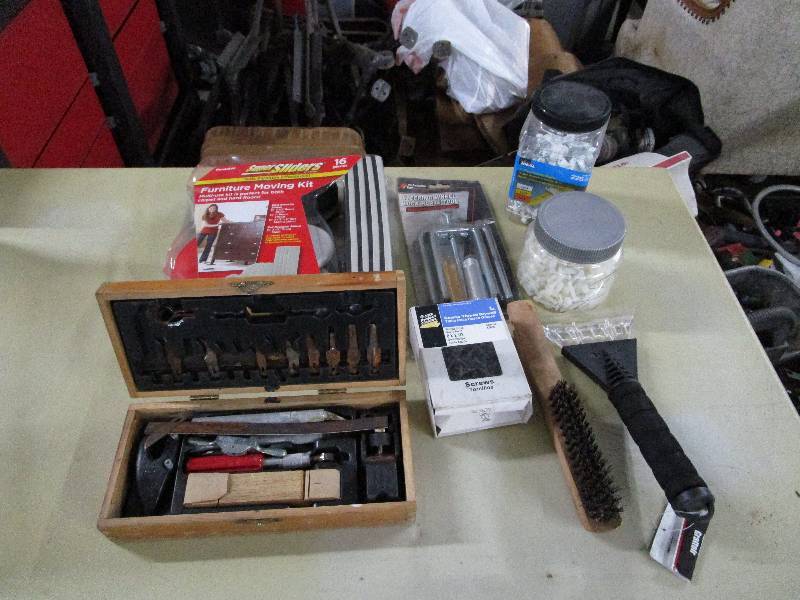 lot 565 image: Lot of Assorted Items