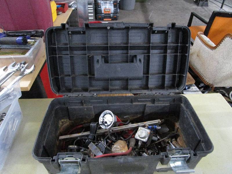 lot 568 image: Toolbox Contents Included