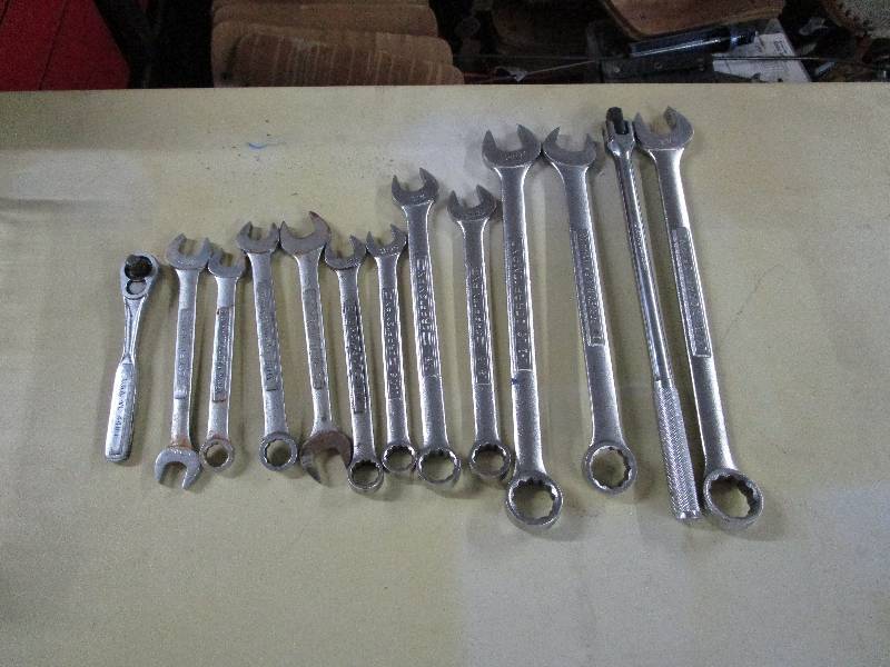 lot 569 image: Lot of Craftsman Wrenches