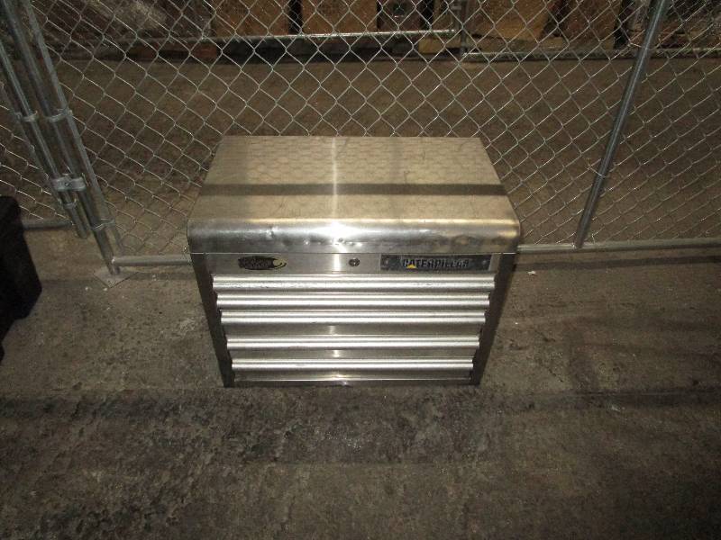 lot 576 image: Toolbox Contents Included