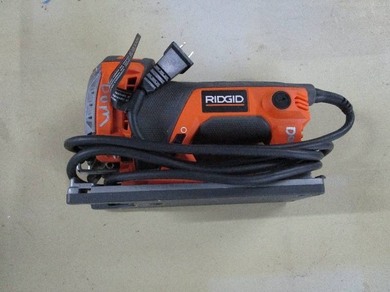 lot 579 image: Rigid Saw