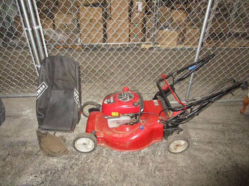 lot 582 image: Craftsman Lawn Mower
