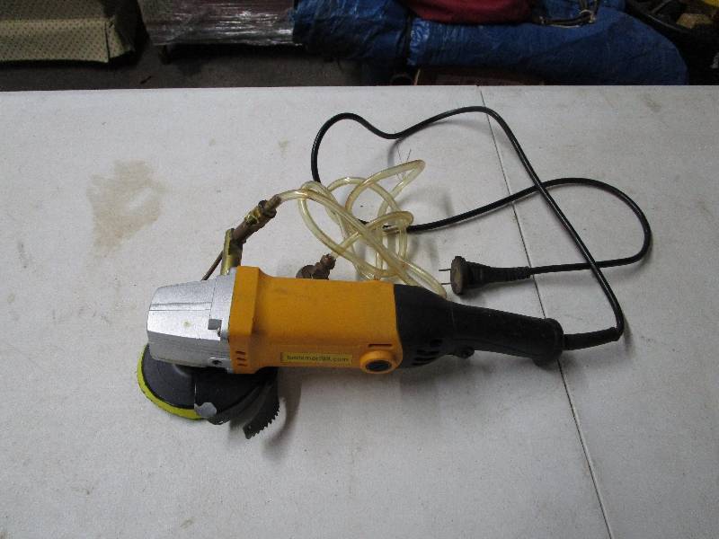 lot 585 image: Angle Grinder