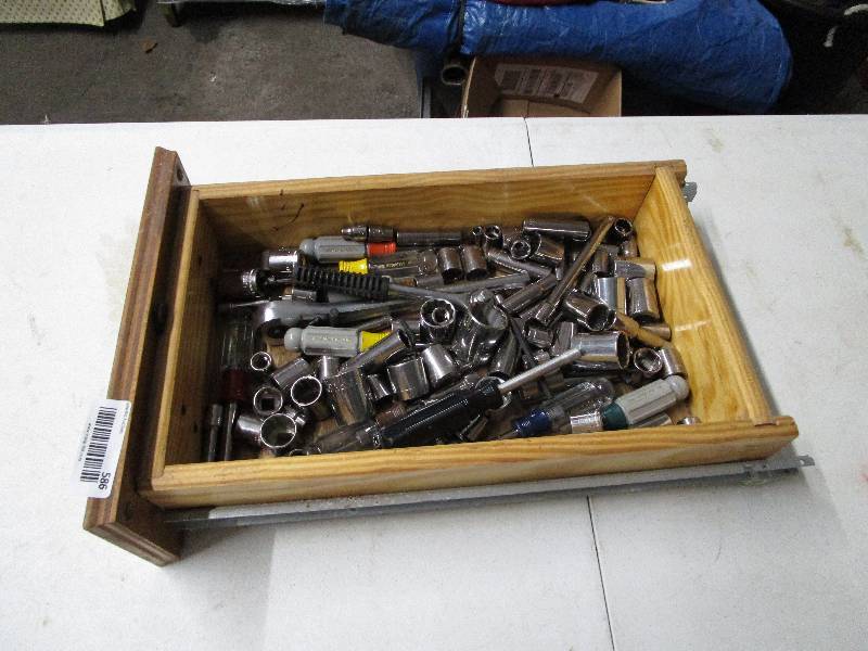 lot 586 image: Lot of Random Tools