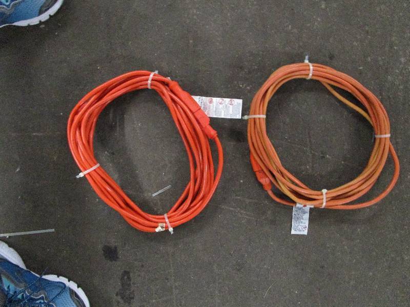 lot 606 image: Lot of Extension Cords