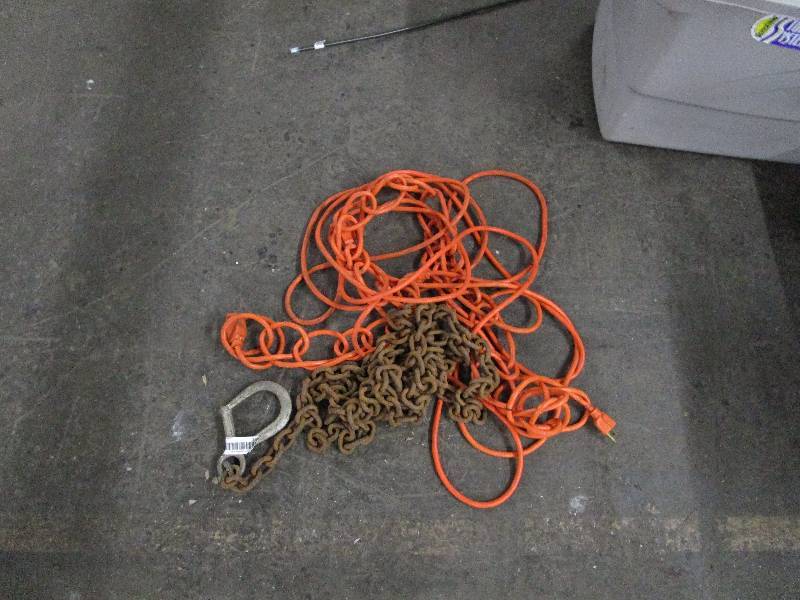 lot 612 image: Lot of Extension Cords