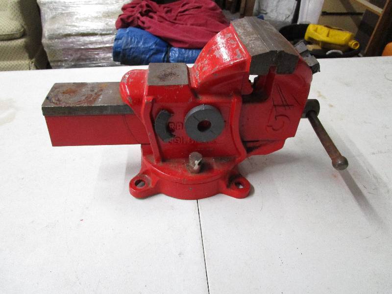 lot 620 image: Craftsman Vice