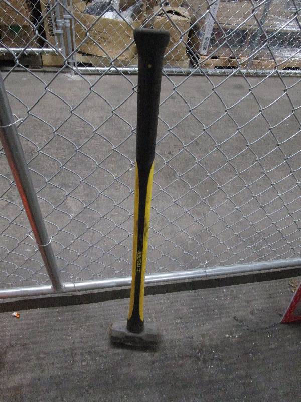 lot 626 image: Sledge Hammer