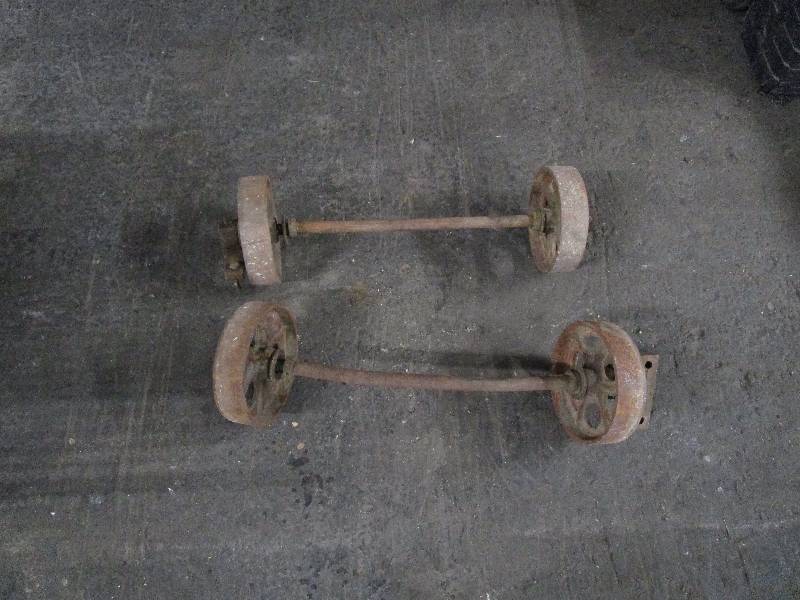 lot 629 image: Antique WagonTrain Wheels