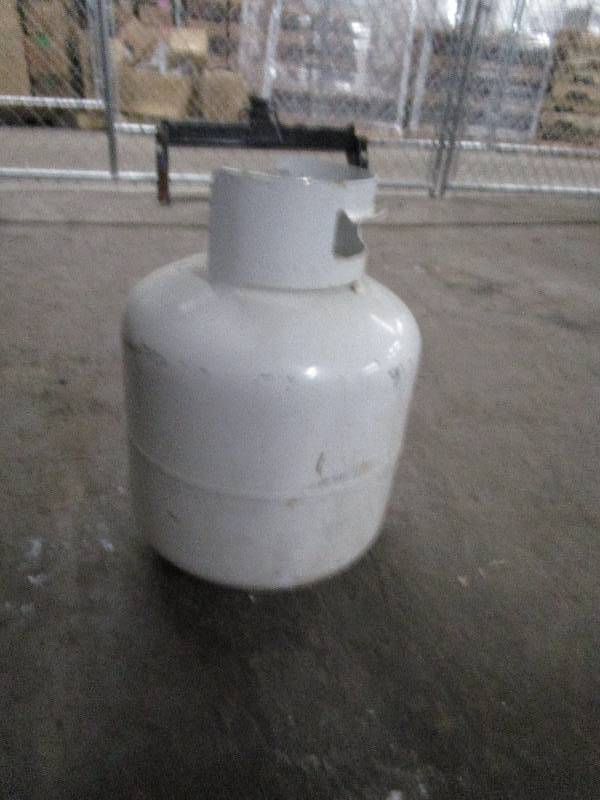 lot 633 image: Propane Tank