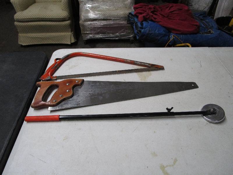 lot 650 image: Saws and more