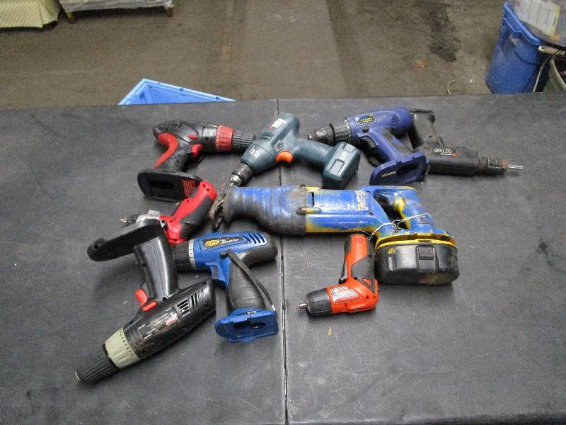 lot 671 image: Cordless Drill Parts