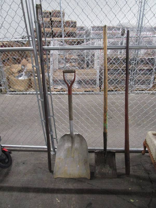 lot 680 image: Lot of Shovels and Pry Bars