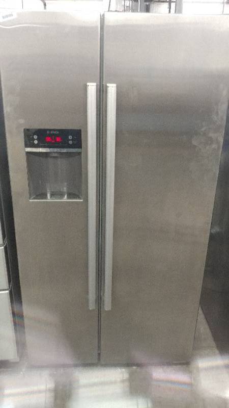 lot 1014 image: Bosch Double Door French Household Refrigerator