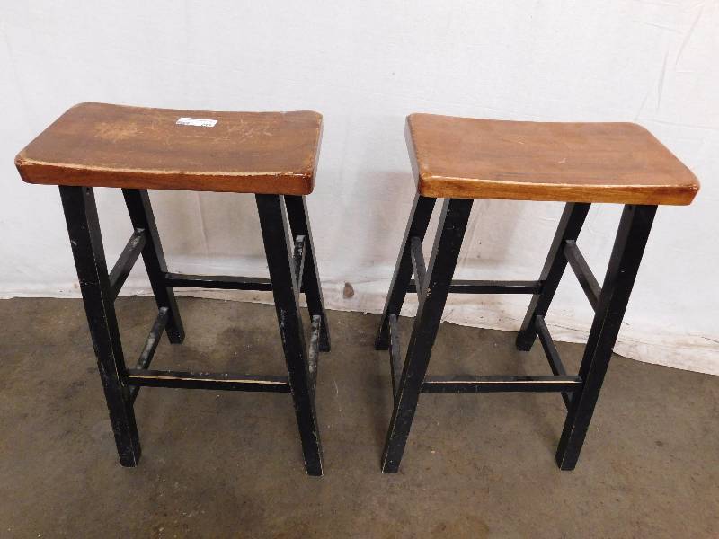 lot 215 image: Lot of 2 Bar Height Stools