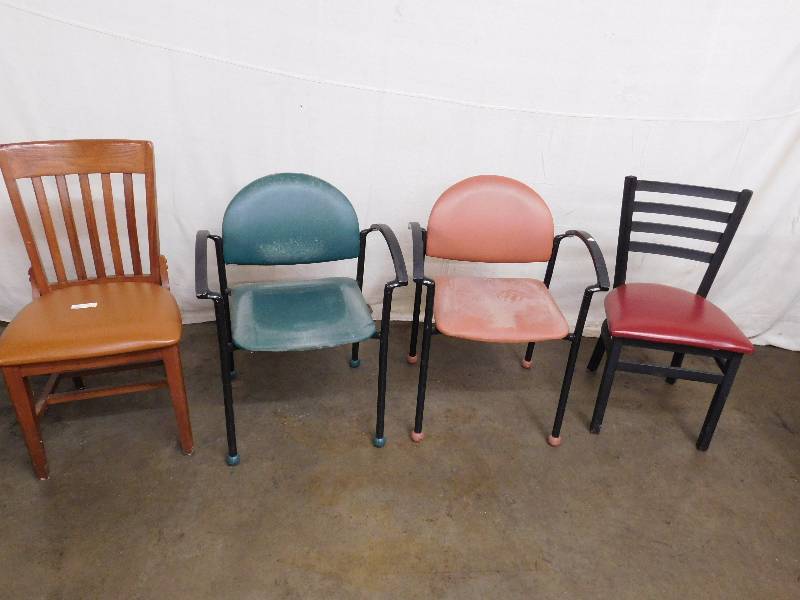 lot 217 image: Lot of 4 Chairs