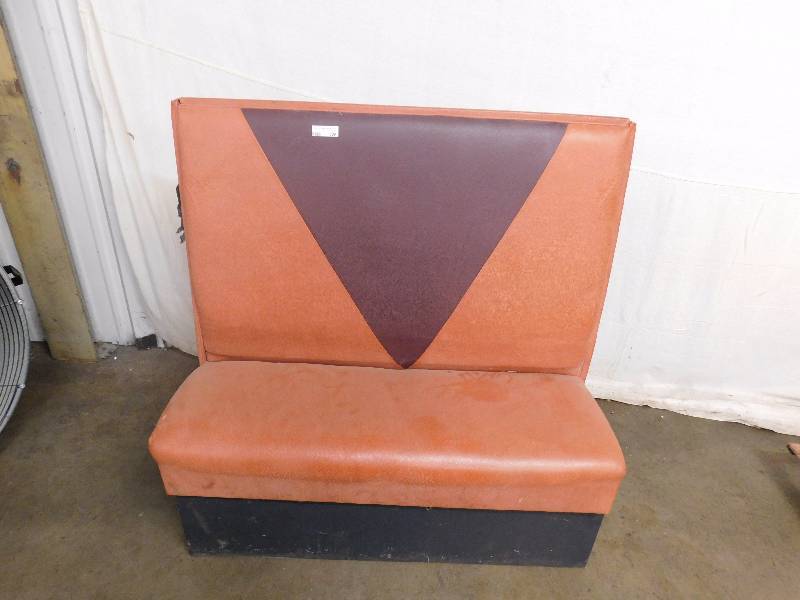 lot 226 image: Single Booth