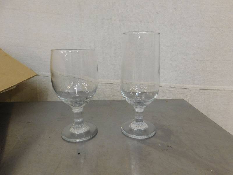 lot 251 image: Lot of 24 Glasses