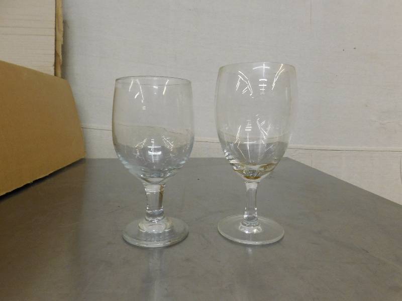 lot 253 image: Lot of 24 Glasses
