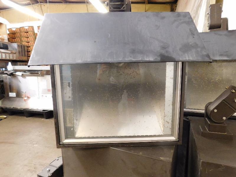 lot 207B image: Hanging High Pressure Sodium Light Fixture
