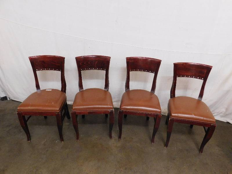lot 213 image: Lot of 4 Wood Chairs wVinyl Seats