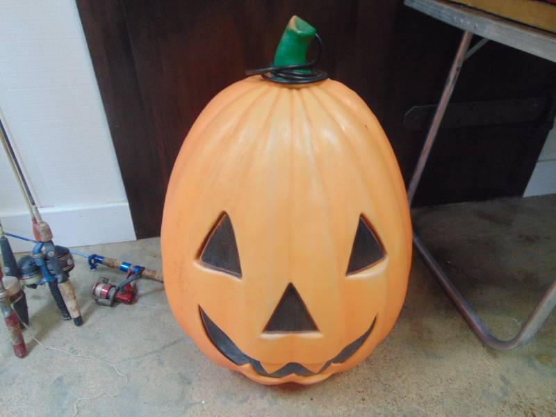 Hesston Kansas Estate Lots of Christmas Store Displays Coke