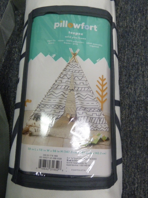 lot 75 image: KIDS TEEPEE