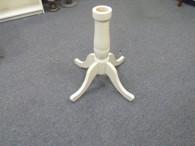 lot 74 image: WHITE WOODEN TABLE BASE - HAS CRACK
