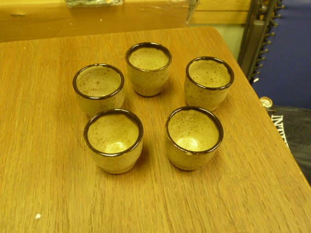 lot 72 image: SET OF FIVE JAPANESE TEA CUPS
