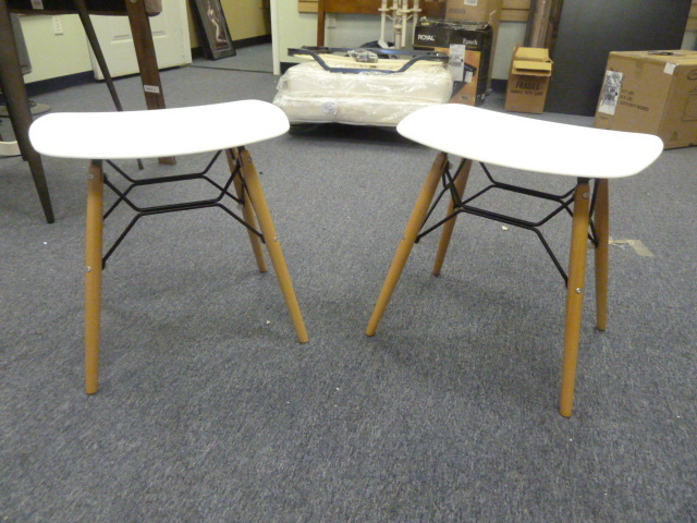 lot 62 image: PAIR OF PLASTIC SEAT STOOLS