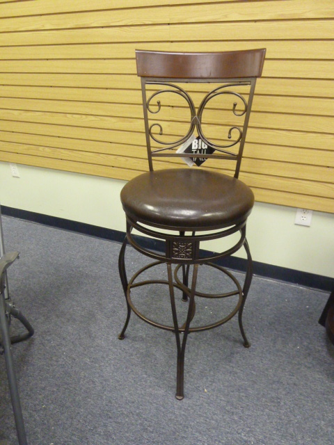 lot 58 image: SWIVEL BAR STOOL WITH DESIGN BACK AND PADDED SEAT