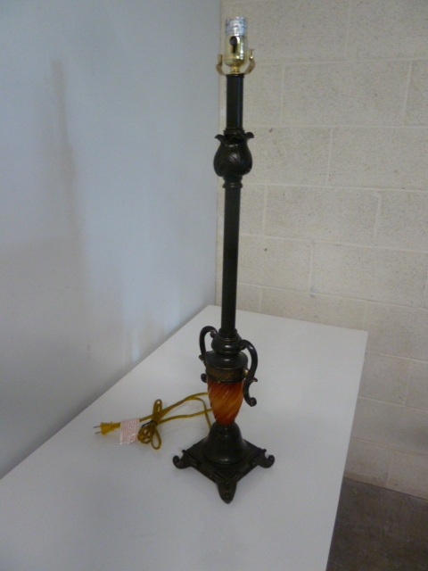 lot 51 image: NICE LAMP WITH AMBER BODY - NO LAMP SHADE