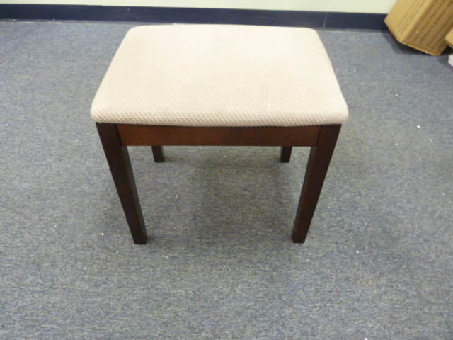 lot 42 image: CREME COLORED PADDED VANITY CHAIR