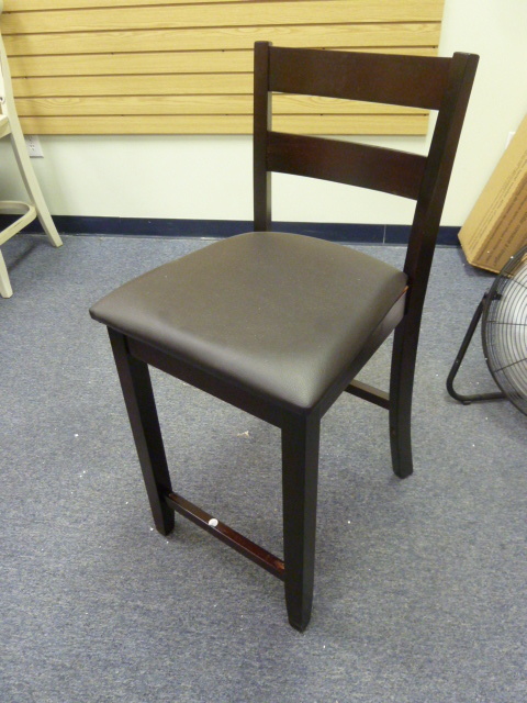 lot 23 image: COUNTER HEIGHT WOOD CHAIR WITH PADDED SEAT