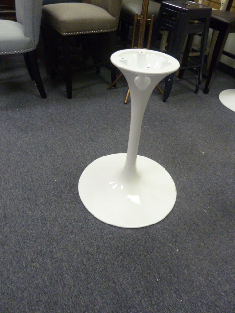 lot 19 image: WHITE TABLE BASE - NO HARDWARE